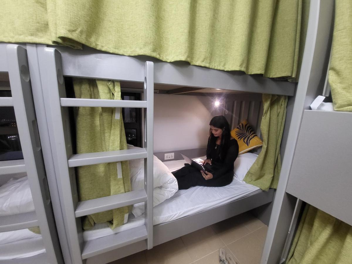 Pirates Bay Hostel Dubaj Kültér fotó