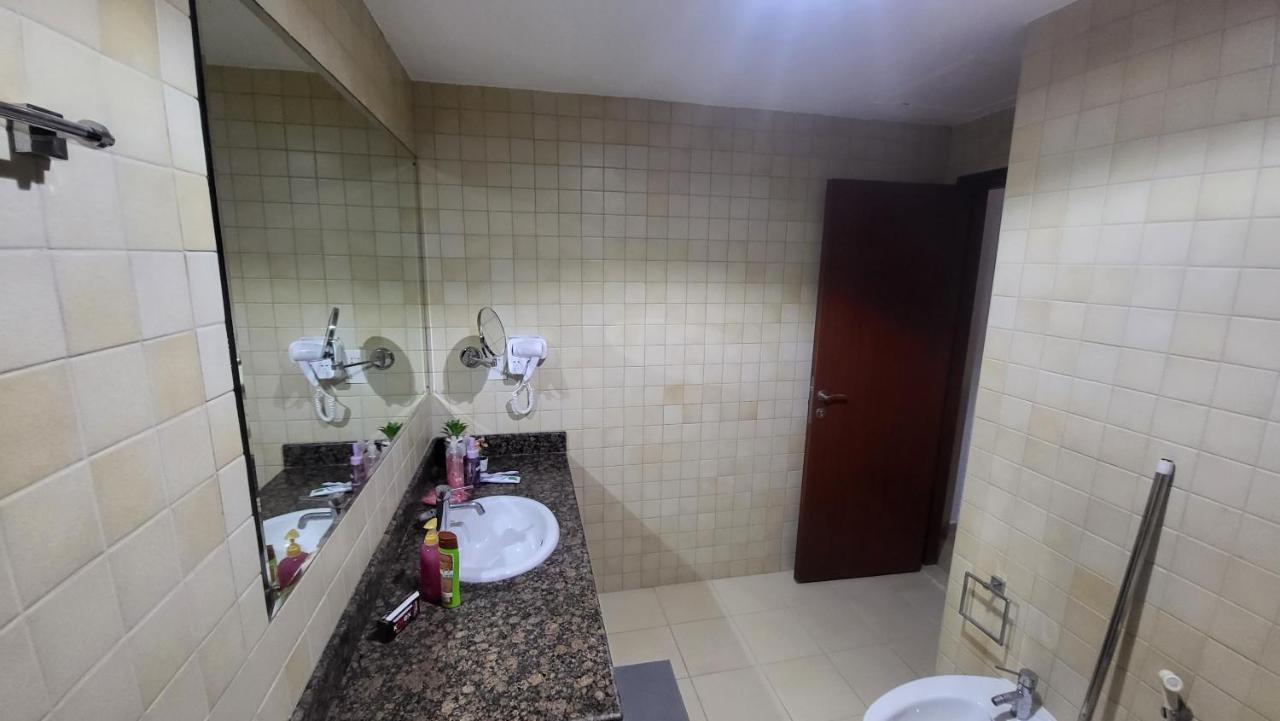 Pirates Bay Hostel Dubaj Kültér fotó