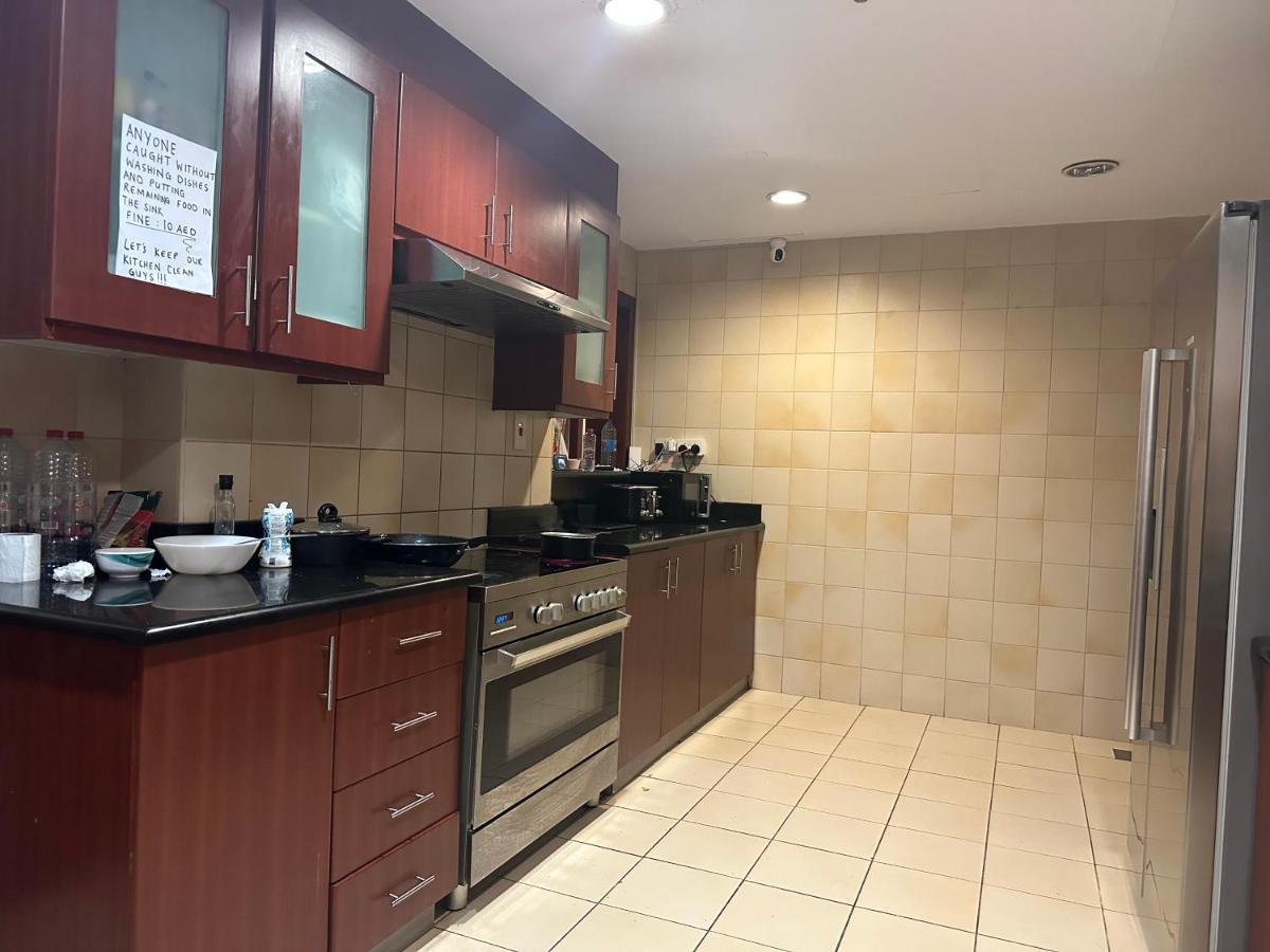 Pirates Bay Hostel Dubaj Kültér fotó